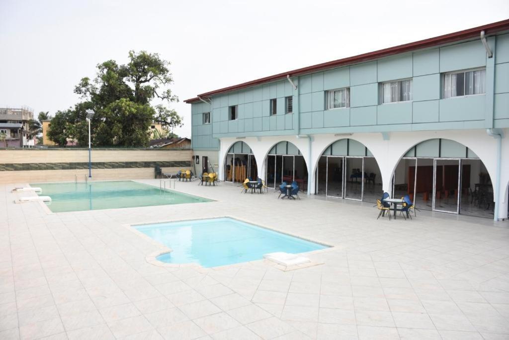 Hotel Royal Palace Douala Exterior foto